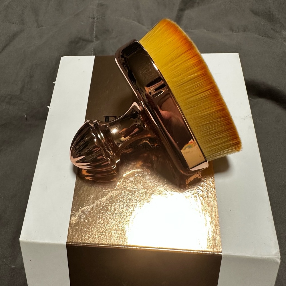 NWT Eloise teardrop brush - Picture 3 of 6